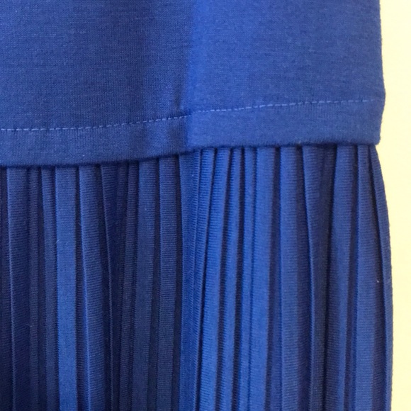 Ladies dress - Picture 4 of 7